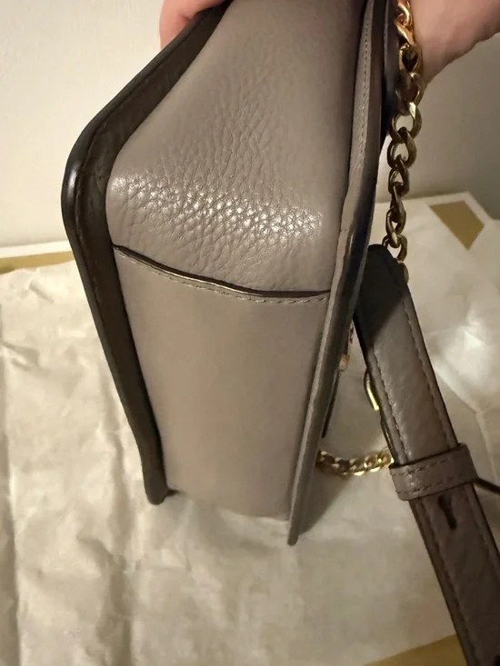 TORY BURCH CHELSEA LEATHER CROSSBODY BAG - IN GRAY HERON - Picture 3 of 10